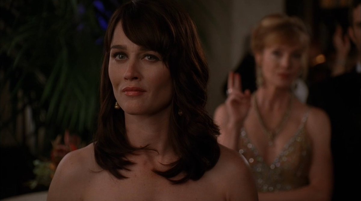 thorshope's tweet photo. thinking about this specific look that lisbon has reserved for jane https://t.co/jAfDG8YwTW