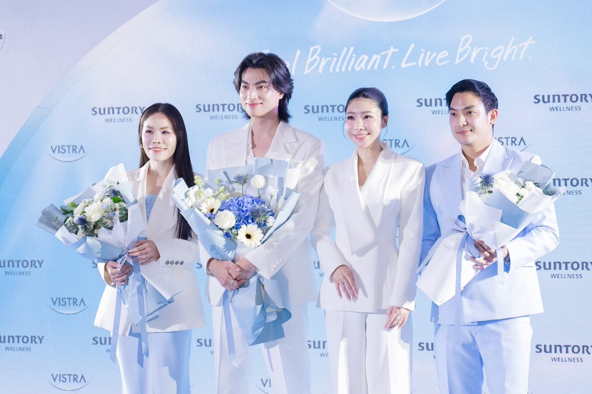 Gulfkanawutofc's tweet photo. FB​ : VISTRA

💙✨ภาพรวมความประทับใจจากงาน “THE NEW ERA OF VISTRA”

GULF VISTRA PRESENTER 
#TheNewEraofVISTRA
#VISTRAxGulf
#VISTRA #SuntoryWellness #FeelBrilliantLiveBright 

อีกหนึ่งช่วงเวลาสำคัญของ VISTRA กับการก้าวเข้าสู่ยุคใหม่อย่างเต็มรูปแบบ ภายใต้การดูแลของ Suntory Wellness พร้อมยกระดับมาตรฐานคุณภาพด้วย Japan Quality เพื่อส่งมอบผลิตภัณฑ์เพื่อสุขภาพที่มีคุณภาพและตอบโจทย์ทุกไลฟ์สไตล์

พร้อมโมเมนต์สุดพิเศษจาก “กลัฟ คณาวุฒิ” และเหล่า Exclusive Guests ที่มาร่วมสร้างสีสัน เติมเต็มบรรยากาศภายในงานให้เต็มไปด้วยรอยยิ้มและความประทับใจ 💫

VISTRA ขอขอบคุณแขกผู้มีเกียรติ พาร์ทเนอร์ สื่อมวลชน และแฟน ๆ ทุกคนที่มาร่วมเป็นส่วนหนึ่งของก้าวสำคัญในครั้งนี้

เพราะนี่ไม่ใช่แค่การเริ่มต้นบทใหม่ แต่คืออีกก้าวของ VISTRA ที่พร้อมเติบโตและก้าวไปข้างหน้าพร้อมกับทุกคน 💙

THE NEW ERA OF VISTRA — Feel Brilliant, Live Bright. ✨