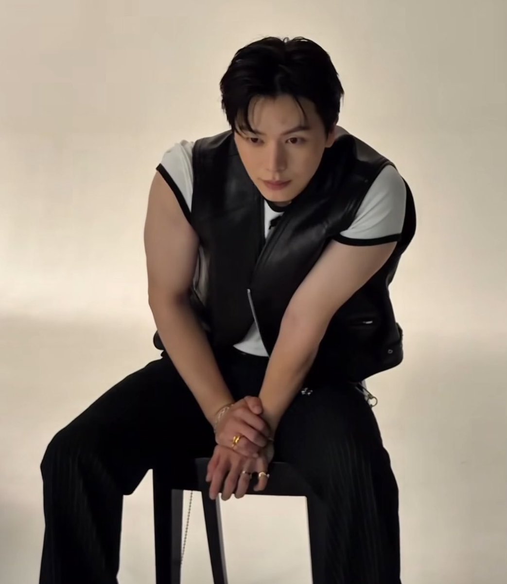 ohdada_0306's tweet photo. 요즘 ㅂㅌㅂ단체로 무슨 일 있었음? 얼굴들이국보급이됐잖아갑자기 미쳣나봐 https://t.co/a9lUznH1Q1