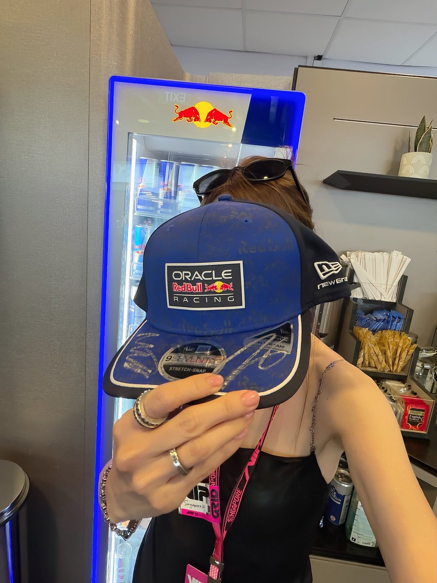 krungy21's tweet photo. Paddock moments with Max &amp; Isack 🏎️💙
And congrats on the win, Max!!! 🏆🎉👏 https://t.co/3GTCQsPrur