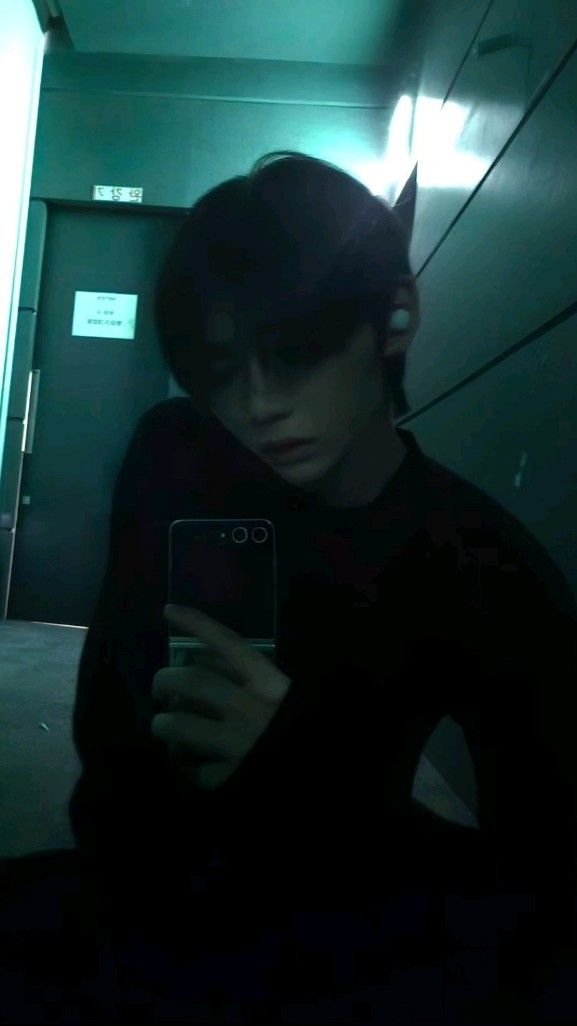 Ihz8f's tweet photo. 아니 한태산한테 이런 흑백사진이 있었다고,,? 아니
역대급으로 고능한데 나만 몰랐다고?? https://t.co/tzRx2B3SUU