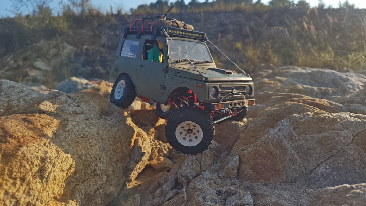 TREKCAPWORKSR's tweet photo. 走らせに来たけど
やっぱりスロットル半開以下だと
負荷に関係なく数秒で止まるんよなぁ
そして負荷をかけた状態で全開にしてると
それはそれでリミッタが働いて
一旦車体側のスイッチ入れ直さないと動かなくなる
#RAYWOOD #C74 #WPL低速強化30AESC https://t.co/ZHHwY62nPx