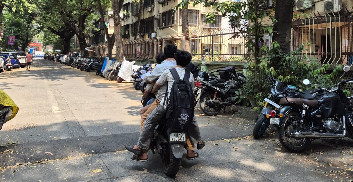 Beinghuman7715's tweet photo. @MTPHereToHelp @CPMumbaiPolice @AddCPCentralMum @MumbaiPolice young boy under 18 carrying 3 school boys in his bike &amp; driving rashly. Sainik Sadan Rd Adarsh Nagar Century Bazar Prabhadevi Mumbai. Bike number clearly visible. Pls take relevant action and a strict one https://t.co/irJjngJ5gb