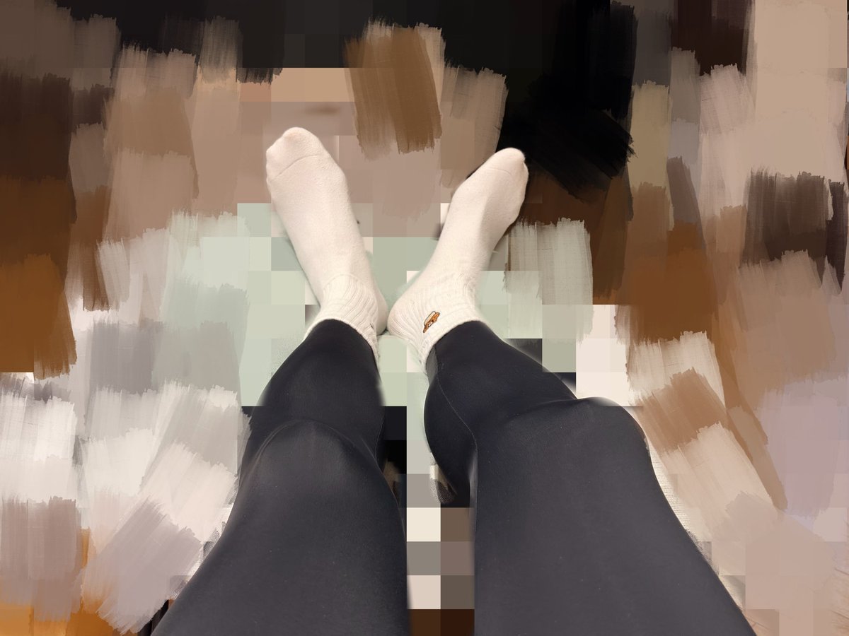 t1w4c00's tweet photo. 纪念一下粉丝数超过关注数🤪
#高弹 #白袜 #男大 https://t.co/qRTav6jnDD