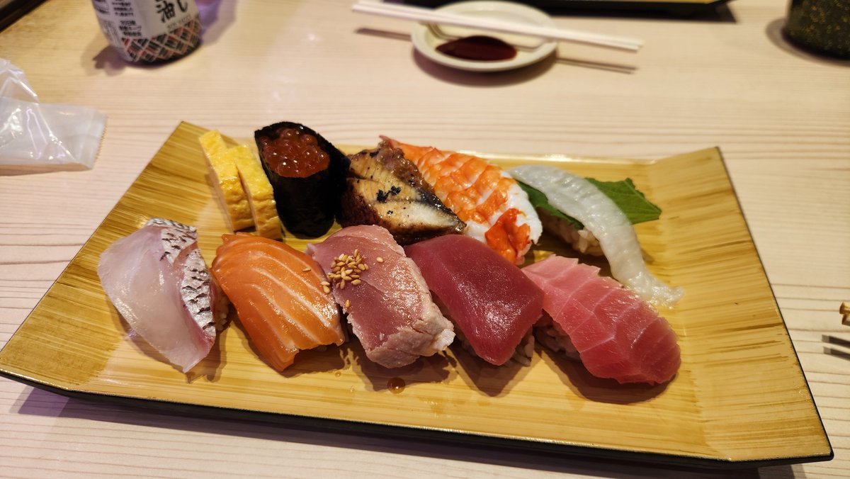 Bob_E_1's tweet photo. 日本食べ物めちゃめちゃ恋しい‼️
めちゃ美味しかった
日本もっと行くたい～
#日本食べ物 #日本 #food #katsudon #ramen #sushi #yakiniku #Japan https://t.co/JIaKFEH8a4