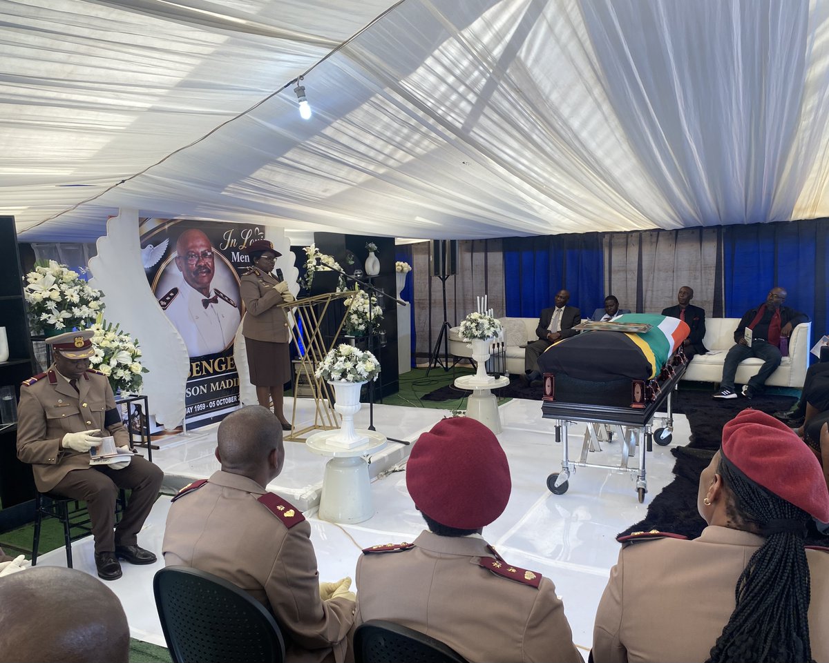 SANDF_ZA's tweet photo. South African Military Health Service Laid Retired Colonel.
https://t.co/bQsd7X69L1
#SANDF
#SAMHS
#TowardsMilitaryHealthExcellence
#RIPSAMilitarySoldier https://t.co/PKGRgMesSK