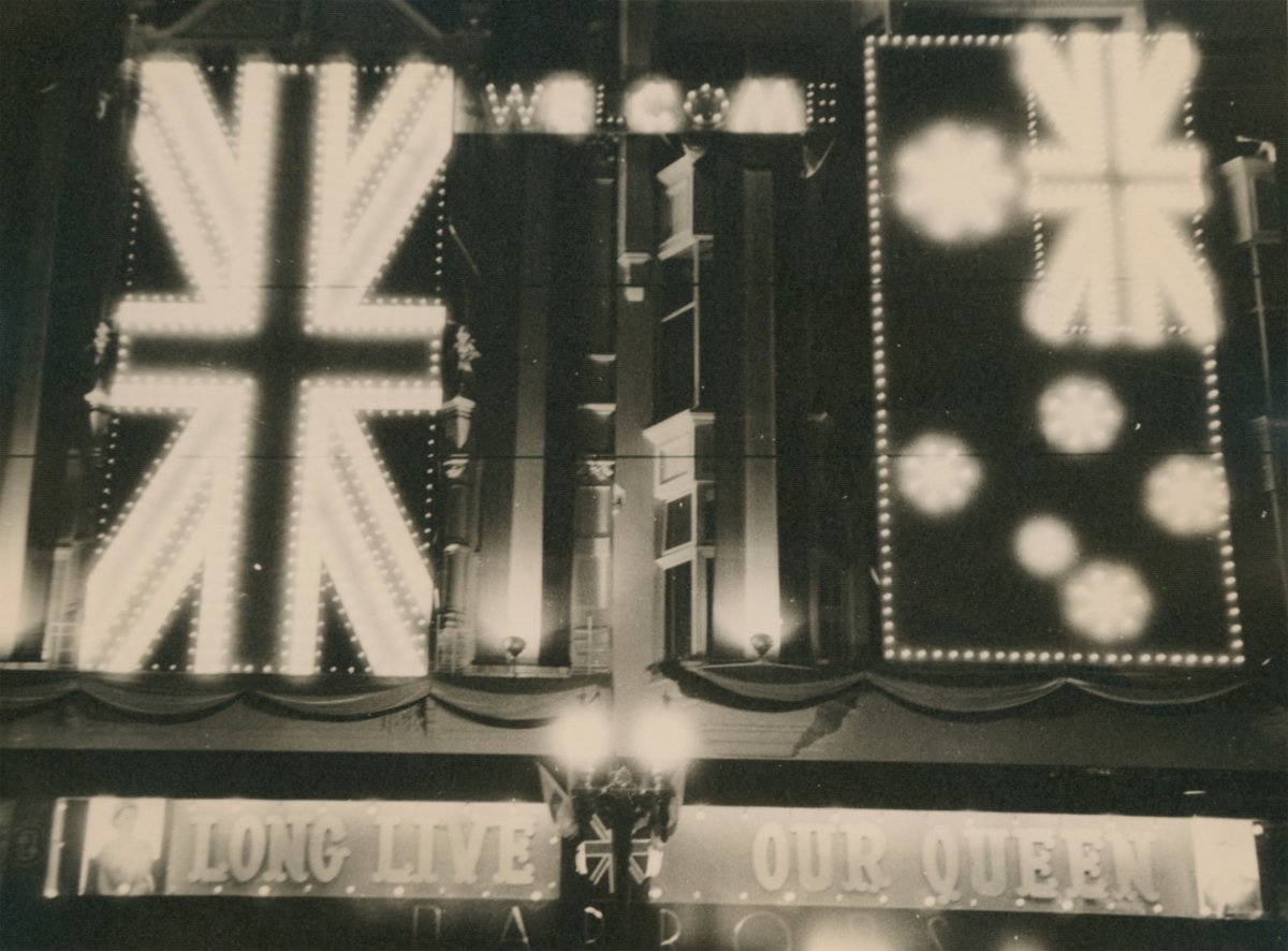 AUSNIAN's tweet photo. Flags of Australia in neon. Melbourne, 1954. https://t.co/QTR9MM8Nr5