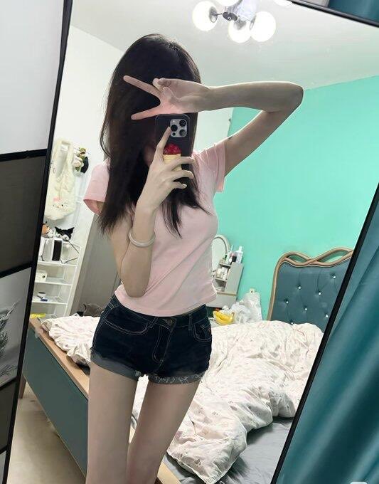 asd12345yu's tweet photo. 吃饱喝好，看看电视睡觉觉(-ｪ-)｡  #南昌 https://t.co/yArfZIZ2JT