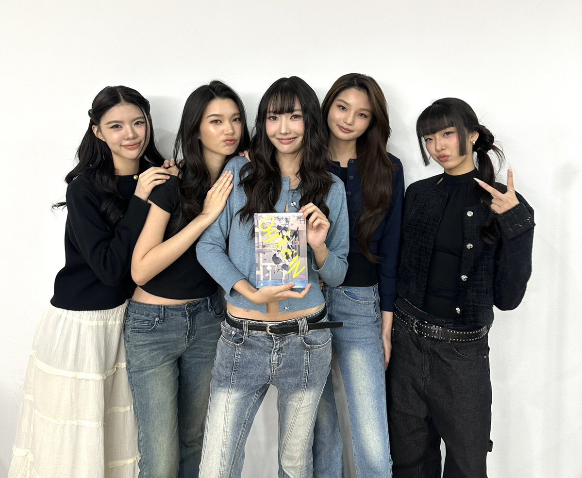 GirlsLove_es's tweet photo. 🎥 Ha finalizado el rodaje de #OxytoxinSeries https://t.co/68NA2Qphii