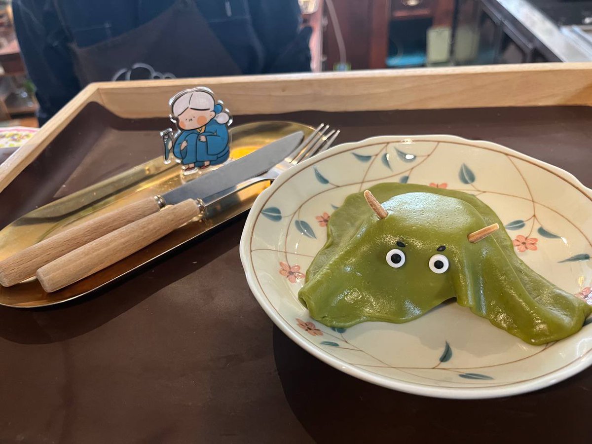 gimbocha's tweet photo. ใครสั่งโมจิตอนนี้มาอีสได้ น้องแปลงร่างให้เข้ากับฮาโลวีนเป็นที่เรียบร้อย 👁️-👁️

น้องคือมอนสเตอร์ไร้รูปร่าง สุ่มหน้าตาทุกครั้งที่ออเดอร์(?) 🥹 https://t.co/zDUFjp8Um6