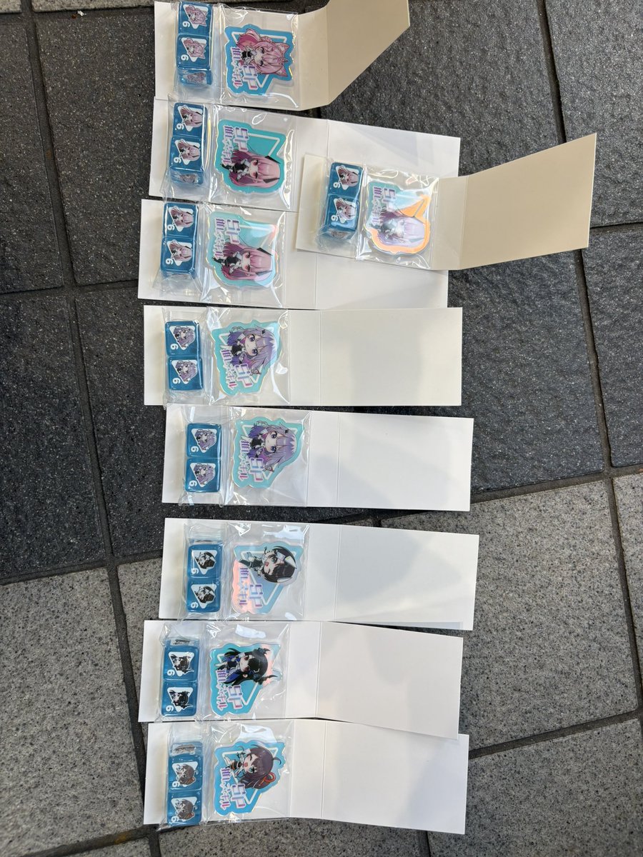 muttan_uc's tweet photo. サイコロ交換希望です。
この中に無いものとカリオペ交換していただける優しい方募集中です。 https://t.co/eGFkHXHje6