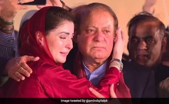sh_basra's tweet photo. ایک طرف آج نواز شریف اور اس کے چیلے اور چمچے خیبر پختون خواہ میں ایمرجنسی لگانے پر مٹھائیاں کھا رہے ہیں،تو دوسری طرف پرویز مشرف کی طرف سے 10 اکتوبر 1999 کو ایمرجنسی لگا نے پر رو پیٹ رہے ہیں اور ماتم کر رہے پیں۔۔ویسے مسلم لیگ ن دی بے شرمی،بے حیائی اور بے غیرتی دا اپنا ای لیول اے!! https://t.co/8WZhqVIx3x