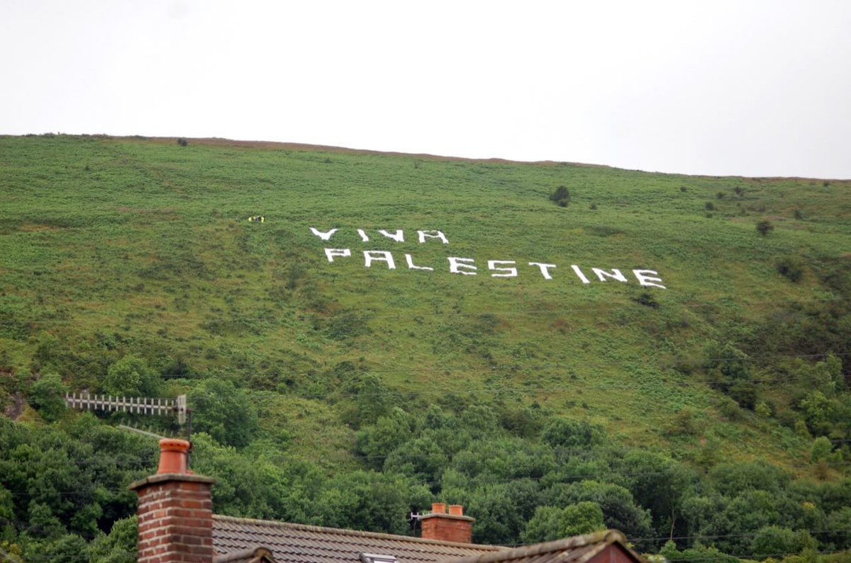 Iman4ii's tweet photo. Black Mountain in West Belfast Ireland https://t.co/Jqpe7V24Pd