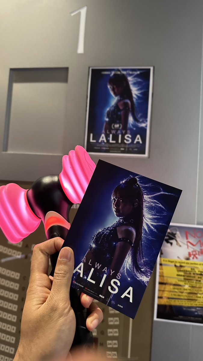 jisookim823's tweet photo. 俺のリリ最高！！！🖤🩷
@wearelloud @BLACKPINK 

#AlwaysLalisa 
#LiliesMoviePartyByLilieshome https://t.co/Nxw54qClVe