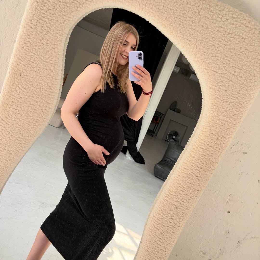 roguinhoslindao's tweet photo. Pregnat • 7month • baby 🩵 

#mommykink https://t.co/npxpWyyloE