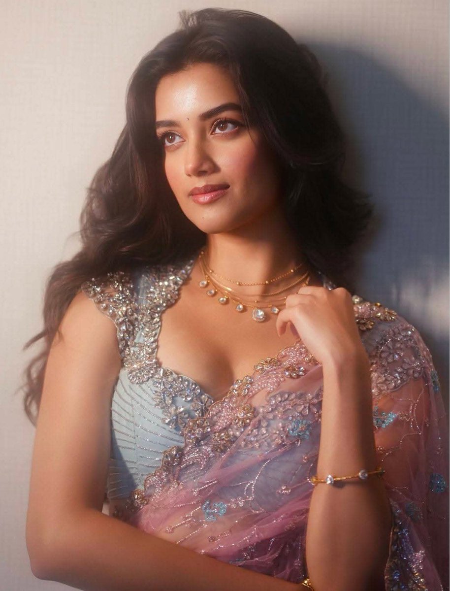 ikaddy_'s tweet photo. Which All Rounder Actress you will choose.?❤️✨

1.Rukku
2.Bhagya https://t.co/ibYR9Qve5F