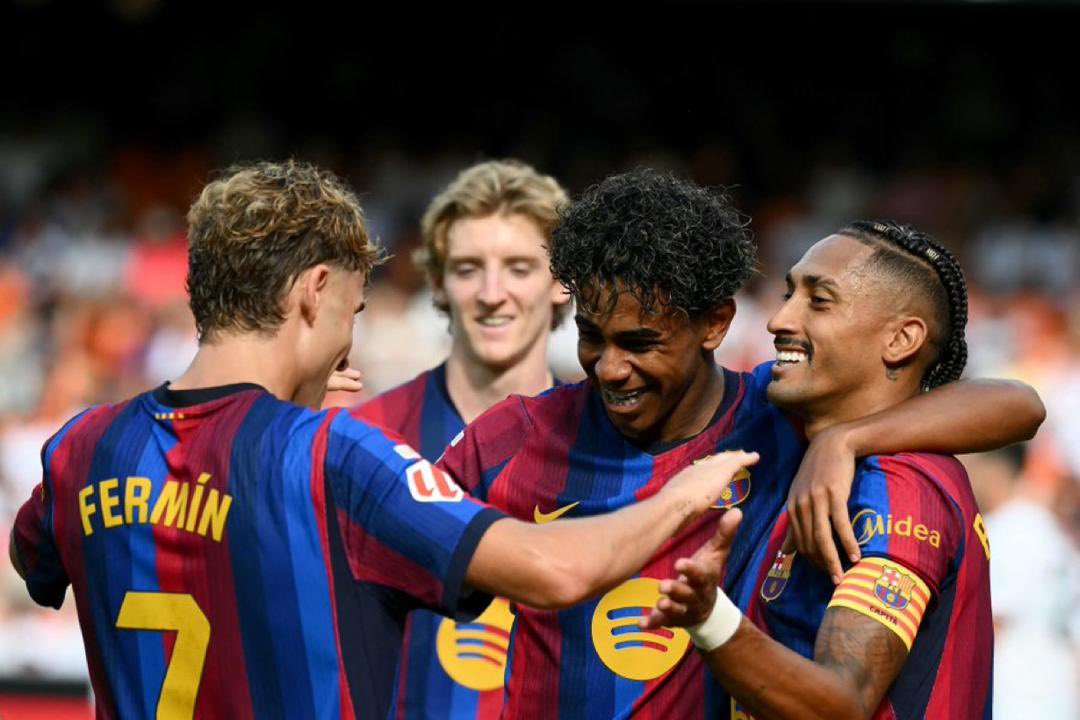 IamTravix's tweet photo. Most goals scored in Europe’s top five leagues this season:

🥇 34 - Barcelona
🥈 19 - Real Madrid
🥉 18 - Atletico Madrid / Brighton / Inter Milan

Barcelona have already scored 34 goals in just 8 league games - at least 15 more than any other club in Europe’s top five leagues! 🤯📊