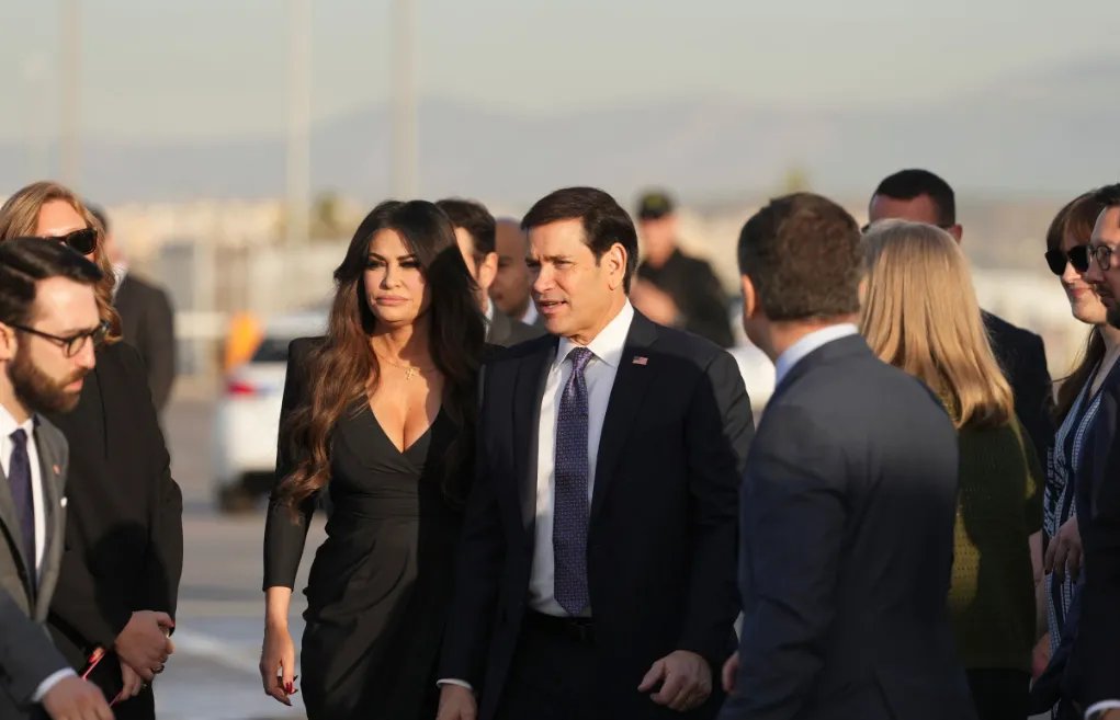 energodromio's tweet photo. Associated Press: Trump και Rubio εξετάζουν την απομάκρυνση της Guilfoyle από την Αθήνα
https://t.co/FbxirFboIX https://t.co/yRiBK3ilcX