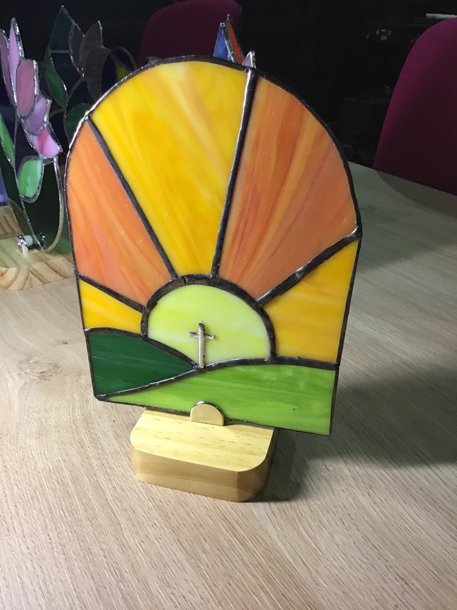 Rotherhamcreat2's tweet photo. A huge well done to everyone who has completed our Stained Glass course! It’s been wonderful seeing your creativity develop throughout the course and watching your beautiful pieces come together. 
#StainedGlass #CreativeLearning #AdultLearning #RotherhamCreativeLearning https://t.co/tZZOO5zL4P