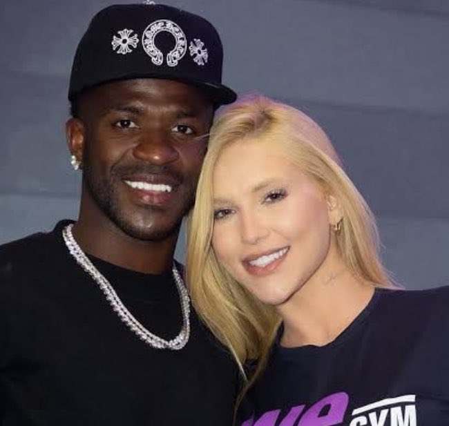 Femzyr0's tweet photo. Vinicius Jr.'s younger brother, Netinho, took to his Instagram Story to celebrate his brother's breakup with Virginia Fonseca though he deleted the post shortly after.

In the deleted story, Netinho said Vinicius hasn't been the same since they started dating. He claimed his brother stopped performing on the pitch the way he used to and stopped giving his family attention all because of her. The worst part, he said, was that she pushed Vinicius into getting facial surgery after constantly calling him ugly in public. He did it without telling any of the family  they only found out online.
Now that she's gone, Netinho says Vinicius will have more time to focus on his career and love his natural self again.