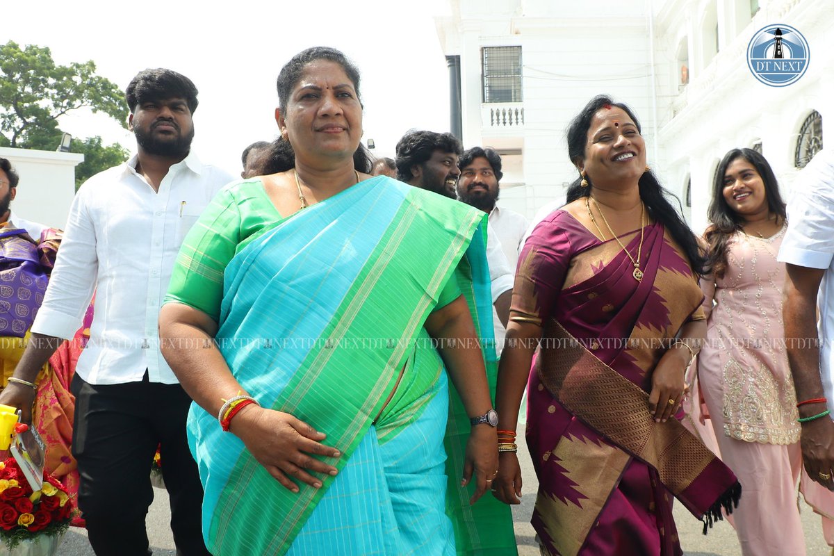 dt_next's tweet photo. #Madurantakam MLA #MaragathamKumaravel and #Dharapuram MLA #Sathyabama were sworn in as MLAs on Monday after their bypoll win on Friday. They were sworn in in the presence of #Assembly Speaker JCD Prabhakar and other TN Ministers.
📸 @agam_justin
#DTNext #TamilNadu #TVK https://t.co/IGOPehNF8g