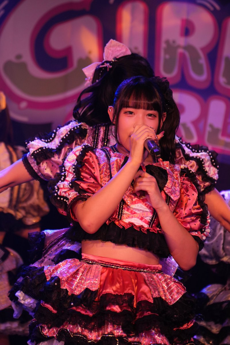 TOUKA_OSI's tweet photo. 新宿対バンお疲れ様でした
前回のとこかと思って遅くなってしまった
赤くなくても見つけてくれるの嬉しいよ
推しが歌詞パート受継いでソロが増えて1ヲタクとして感謝しかないです。
新ギルがもっと飛躍して世界中の人に愛されますように。
 #新世界ギルドール
 #広瀬とうか
 #とうかわ #とうコレ
 #7人 https://t.co/9Wd2QEYn8J