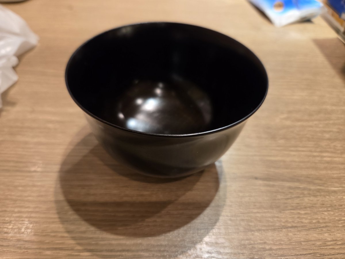 depapin's tweet photo. 安いお皿探しにかっぱ橋行ったら、7000円のお椀買ってた https://t.co/vxfqQLC728