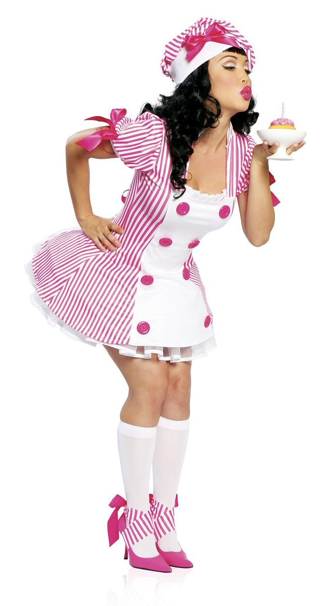 cxtetootsie's tweet photo. can we bring back costumes like this ? https://t.co/qtWbMQUmUG