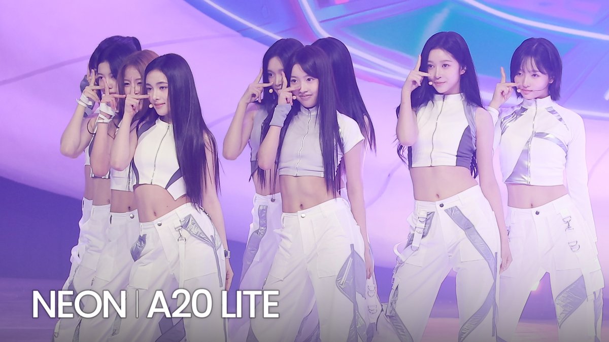 tenasia_'s tweet photo. [LIVE] A2O LITE 'NEON' Showcase Stage

https://t.co/fRHrCk9qeU

#A2O #A2OLITE #A20_SHOWCASE #에이투오 #에이투오라이트 #쇼케이스 https://t.co/dOp22MTX6f