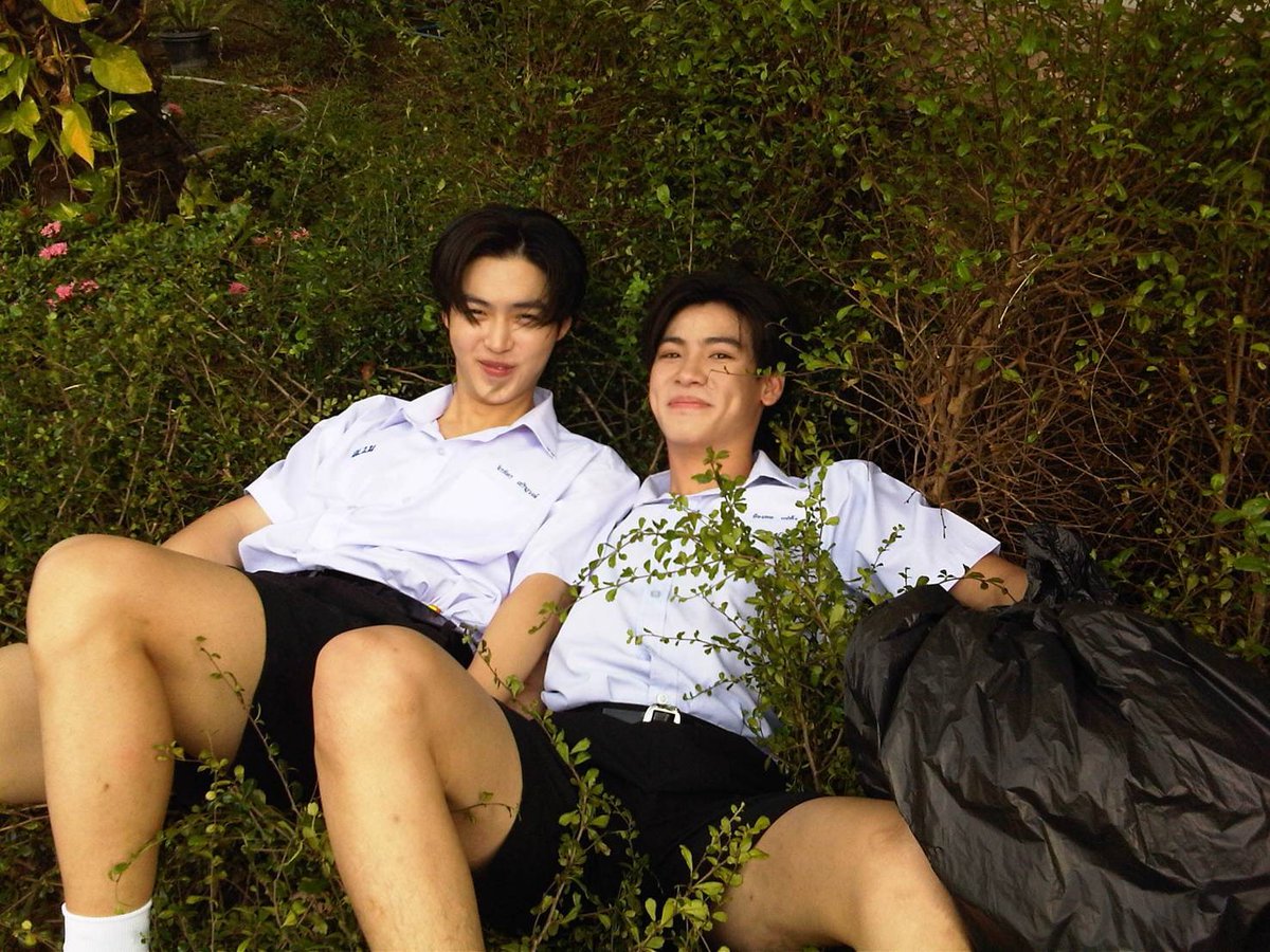 GoodBoySeries's tweet photo. ภาพจาน้องกล้องไทเลอร์ พุ่มไม้กินคนก็ดูสนุกอยู่นะเนี่ยยย 

#GoodBoySeriesEP1
@mickmetas @ingasavanund https://t.co/Hs7rtWlGX4