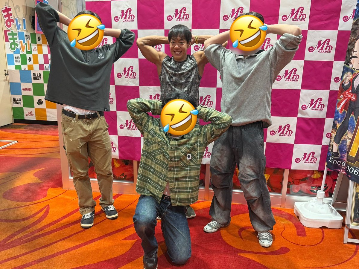 EnterLinks777's tweet photo. 堀大輔さん、ミッドガーデン様でのパチンコ来店が無事終了しました‼️

3店舗合計で約1,000名のファンの皆さんと交流させていただきました✨

遊びに来てくださった新潟の皆さん、そして遠方からお越しいただいた皆さん、本当にありがとうございました！

※みなさんINMUポーズやりますねスギィ。

#PR https://t.co/iu4fEiyRuX