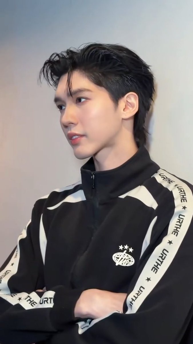 gtguitatar's tweet photo. อู๋บูมมีไรบอกเราปะ เช่น ไพลอต 2027 👀💭 https://t.co/Gu8snhLdal