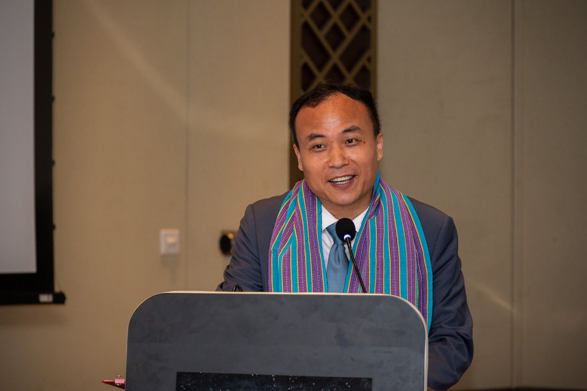WHOTLS's tweet photo. WHO Rep Dr Arvind Mathur called for clear roles. Vice Minister José dos Reis Magno urged investing in public health. China’s Chargé d’Affaires Xu Xingqiang called a strong workforce the cornerstone of a resilient health system. https://t.co/IrRcUEzimi