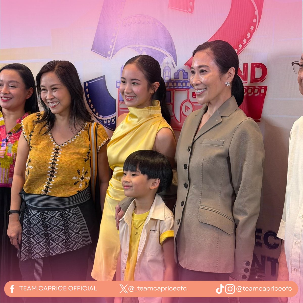 _teamcapriceofc's tweet photo. 𝐂𝐚𝐩𝐫𝐢𝐜𝐞 with Atty. 𝐀𝐭𝐭𝐲. 𝐀𝐧𝐧𝐞𝐭𝐭𝐞 𝐆𝐨𝐳𝐨𝐧-𝐕𝐚𝐥𝐝𝐞𝐬 and other GMA executives, alongside young star 𝐀𝐫𝐠𝐮𝐬, who is also part of the upcoming MMFF 2026 entry 𝐀𝐦𝐢𝐫!

#CapriceCayetano | #MMFF | #Amir https://t.co/nCb8gCpTBI