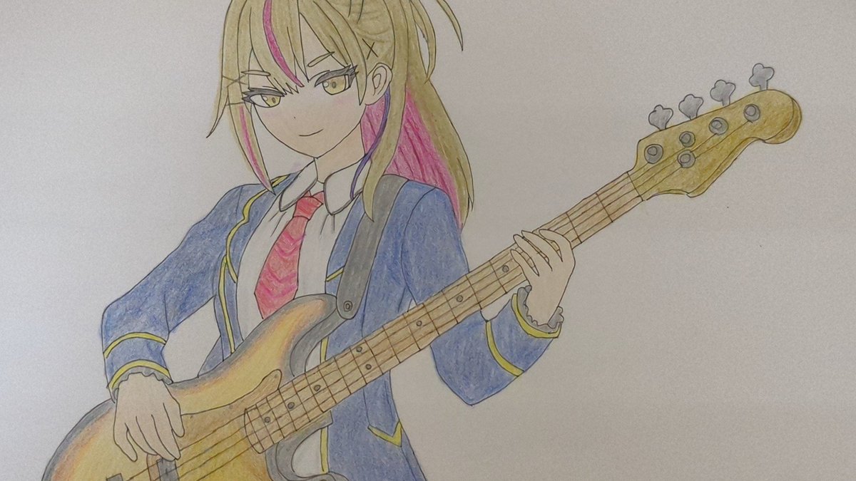 mitsuri_chan26's tweet photo. ベースも弾ける響季様 https://t.co/EBKL6UxgGL