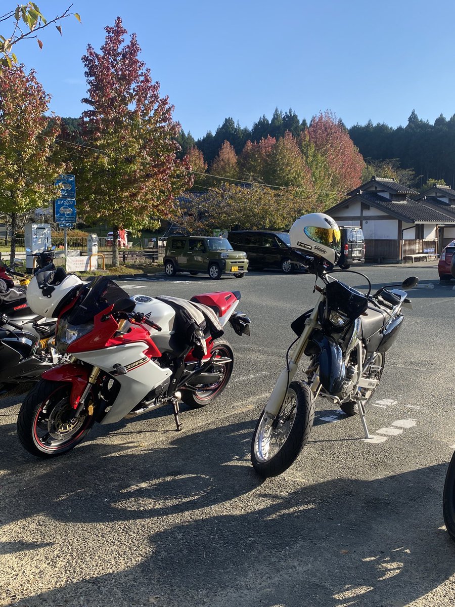 redcrown_ktkm's tweet photo. 納車後初ツー🏍
パタパタ倒れて楽しい https://t.co/XDE0p3TJcj