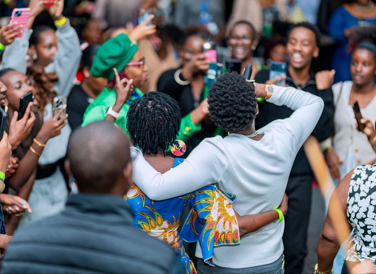 N42663Lambert's tweet photo. Nel Ngabo yasusurukije Abanyarwanda baba muri Canada, inshuti z’u Rwanda n’abandi bitabiriye Inama ya Rwanda Convention 2026 [Ku Cyumweru], yabereye mu Mujyi wa Ottawa, muri Canada.

#deadlock #Finilamtv https://t.co/nxHeJtPTmD