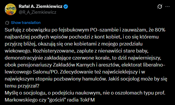 widzimysiejutro's tweet photo. Porównywanie nazwania przeze mnie Ziemkiewicza "cwelem" do nazwania Dobrosz-Oracz "kurtyzaną" przez Berkowicza jest intelektualnie ułomne.

Berkowicz odpowiedział chamską obelgą na zwykłe pytanie. Ja zareagowałem w ten sposób, bo Ziemkiewicz bezczelnie drwi z wdowy po brutalnie zamordowanym polityku.

I nie jest to jego pierwszy wyskok. Naprawdę bronicie typa, który:

- Pisze, że "do LGBT trzeba strzelać" (nie w sensie dosłownym oczywiście - HEHE).   
- Nazywa kobiety o innych poglądach "rozhisteryzowanymi" i "zaplutymi z nienawiści starymi babami".   
- Ma na koncie prawomocne wyroki za zniesławienie, w tym za wyzywanie ludzi od "padliny".   
- Obrzydliwie bagatelizuje wykorzystywanie seksualne słowami: "kto nigdy nie wykorzystał nietrzeźwej niech rzuci pierwszy kamień".  

I ten typ jest zapraszany do Kanału Zero żeby rozmawiać o mowie nienawiści i cenzurze XD

Absolutnie obrzydliwa postać, która dawno powinna być wykluczona z zapraszania do jakichkolwiek mediów.

Nazwanie go "cwelem" to zwykłe niedomówienie.