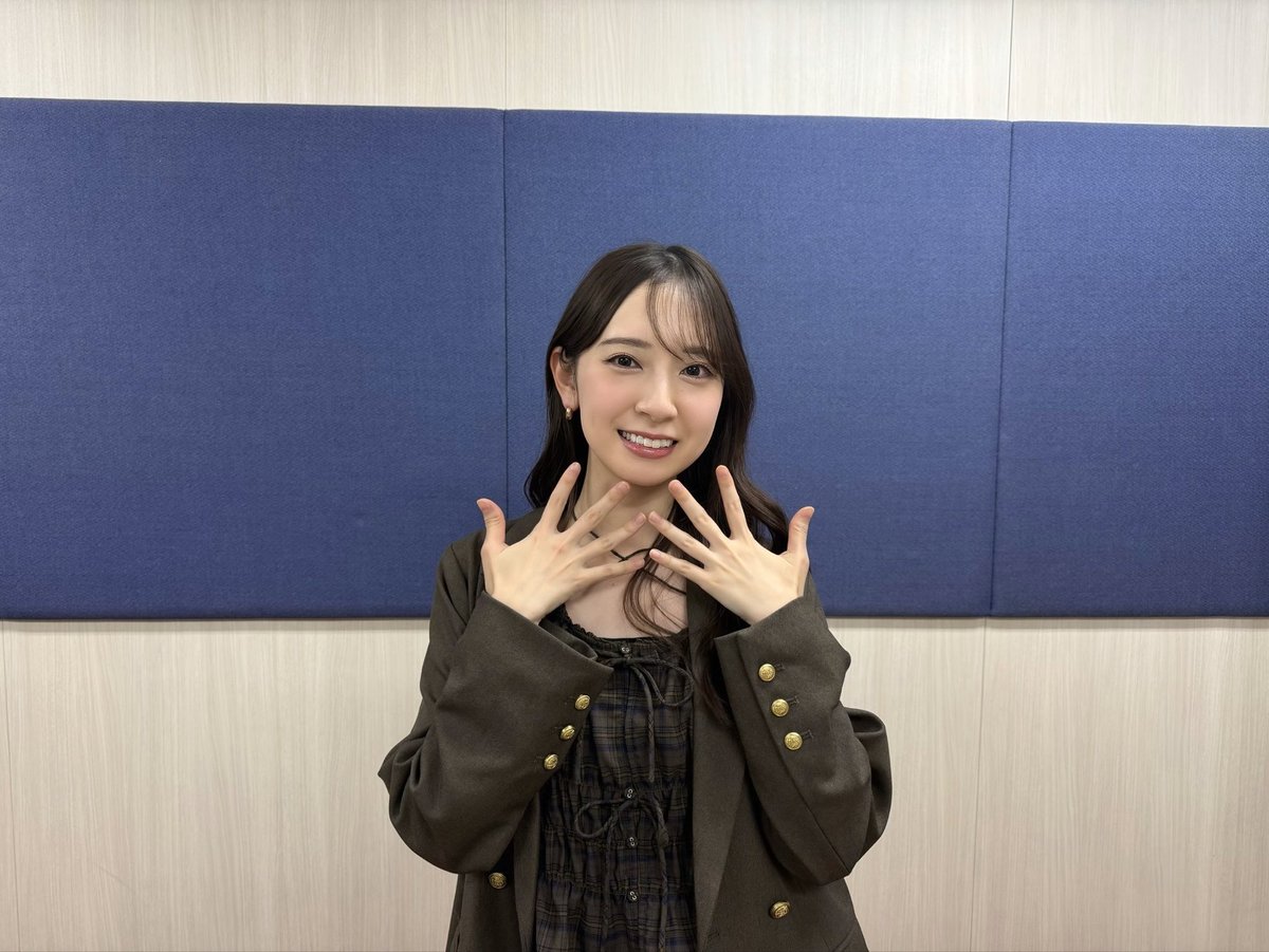 hinatazaka46's tweet photo. この後18:00頃〜

#金村美玖 が #SHOWROOM 配信をスタートします🍣✨

ぜひご覧ください☀
https://t.co/V4CuKV1aIr

#日向坂46 https://t.co/6jPluOW63b
