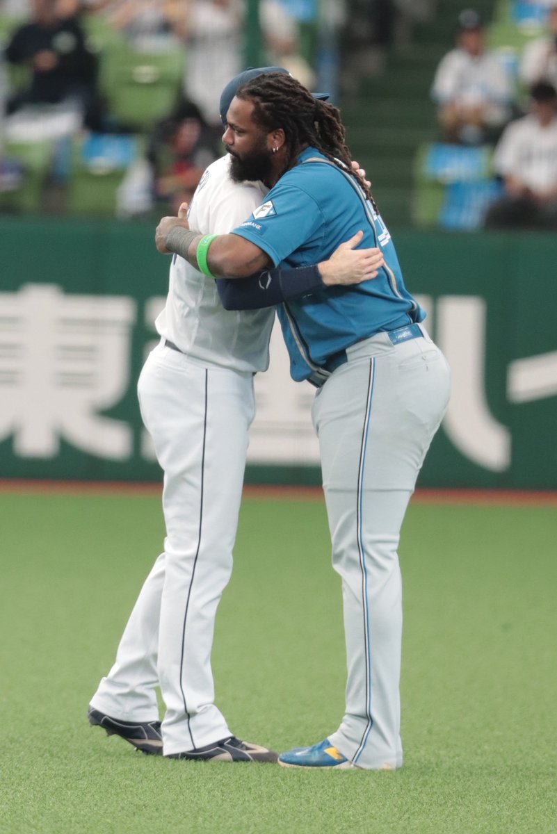 tatatata_F_J's tweet photo. 埼玉西武ライオンズさん、CS対戦ありがとうございました
本当に強かったです
来年も対戦よろしくお願いします

#lovefighters
#フランミル・レイエス

#seibulions
#タイラー・ネビン https://t.co/22qjQ89LQx