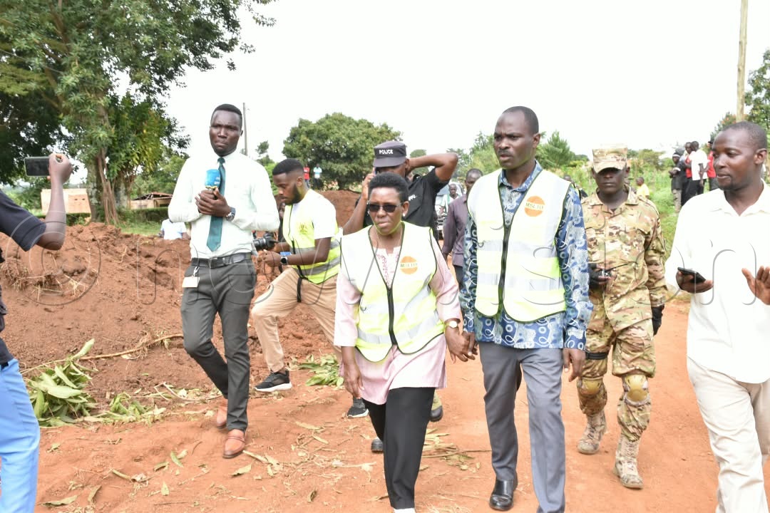 newvisionwire's tweet photo. Works and Transport Minister @HonByamukama and State Minister for Bunyoro Affairs @gracemarymugasa  are inspecting road projects in Hoima and Kikuube ahead of the 2027 Africa Cup of Nations.

At the 11.7km Buhimba–Kinogozi road, Byamukama commended contractor Isaac Ibanda for having equipment on site. The Sh26.7b road is expected to improve access between Kabalega Airport and the outskirts of Hoima. Work began last week and is expected to be completed by March 2027.

Byamukama also thanked residents who have offered land for the projects and said those whose homes are affected would be compensated. He urged residents to avoid politicising the road works. The ministers are expected to inspect more than five roads today. #VisionUpdates 

📸 Simon Peter Tumwine