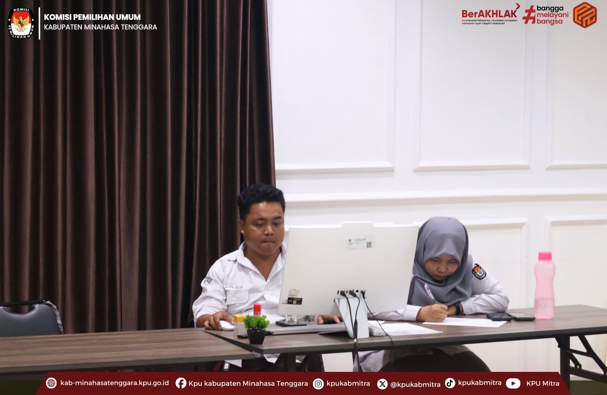 KpuKabMitra's tweet photo. #Temanpemilih, KPU Kabupaten Minahasa Tenggara (Mitra) menggelar Rapat Pleno Rutin pada Senin (12/10/2026). Rapat dipimpin oleh Ketua KPU Kabupaten Minahasa Tenggara,Otnie Nolfie Tamod , serta diikuti oleh Anggota KPU, Sekretaris, dan Kasubbag di lingkungan KPU Mitra
#kpumelayani https://t.co/4wQZbLrCh8