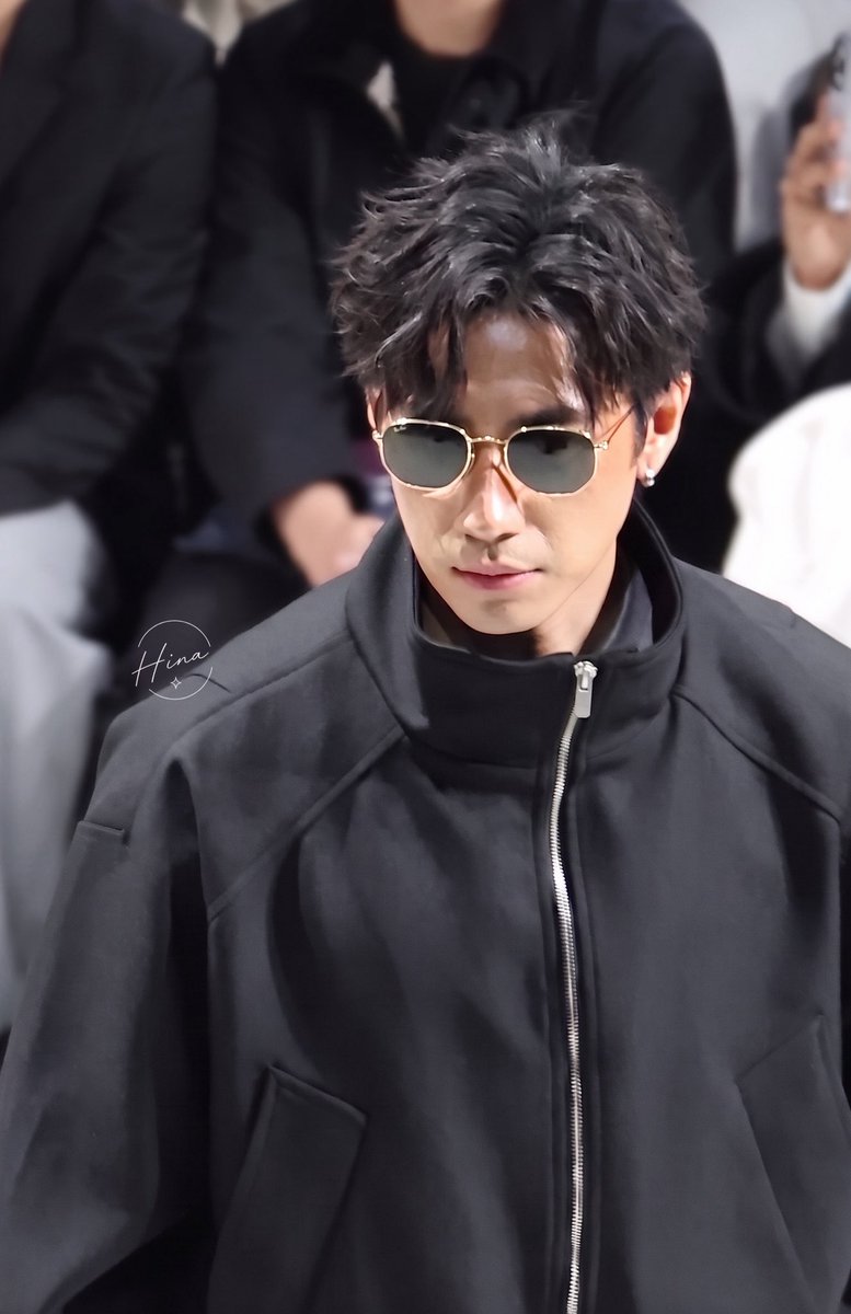 happytogetherMT's tweet photo. 😎😎
หล่อที่สุด🖤

JAM BIFW26 SIAM PARAGON

#SiamParagonBIFW2026xJam
#27Friday #แจมรชตะ 
@RachataJam https://t.co/gK17CIXuLI