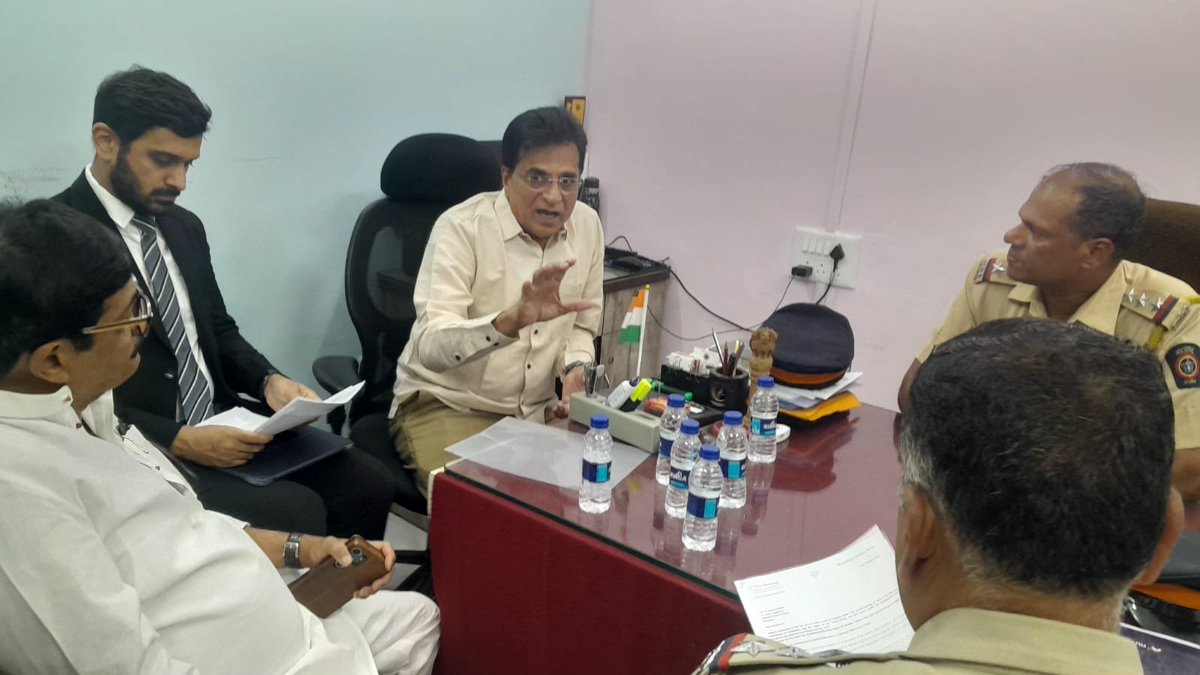 KiritSomaiya's tweet photo. I visited Gamdevi Police Station &amp; asked action against Imran Khan. 
Police assured to Summon Imran Khan 

Police has sent a report to FRRO Foreign Citizen Division also 

I also filed complaint with FRRO Immigration Division at Mumbai Airport. I talked to the FRRO Officer also. https://t.co/3All9zLXhI