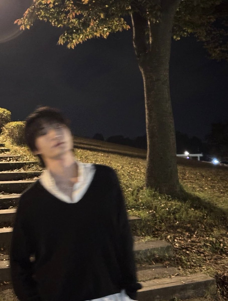 TCD_Lise's tweet photo. 병무 사진 보자마자 이 사진 생각남ㅋㅋㅋㅋ https://t.co/XYpI4ehExj