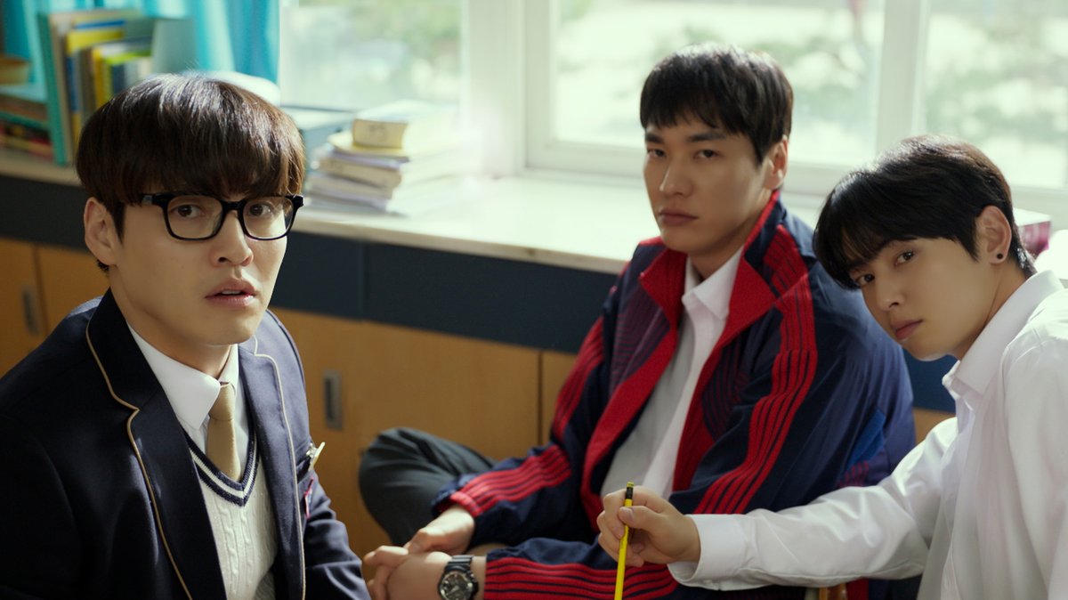 firstride_movie's tweet photo. ┈┈ 𝘚𝘤𝘦𝘯𝘦 𝘚𝘵𝘪𝘭𝘭𝘴 ┈┈✈️

卒業旅行計画中の4人🧳
母が僧侶である
グムボクが放った言葉に3人は…👀

•*¨*•.¸¸✈️☁️•*¨*•.¸¸✈️☁️•*¨*•.¸¸✈️

映画『 #ファーストライド 』
🌟絶 賛 搭 乗 [上映] 中🌟

#カン・ハヌル #キム・ヨングァン 
#チャウヌ ( #ASTRO ) #カン・ヨンソク https://t.co/BSCmQ4jzsc