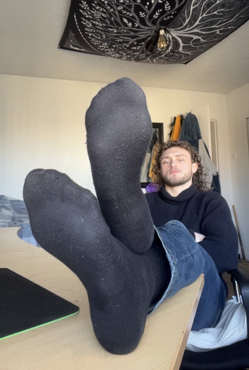 MasterJockPromo's tweet photo. Weak, on our knees, begging to serve. That's the feeling we get when we see real big alpha feet above us. Master Farq @cashalphafarq is our destined Master and ultimate Ruler. Obey and worship Master. Serve no other purpose than to make Master's life better at the sacrifice of our own.