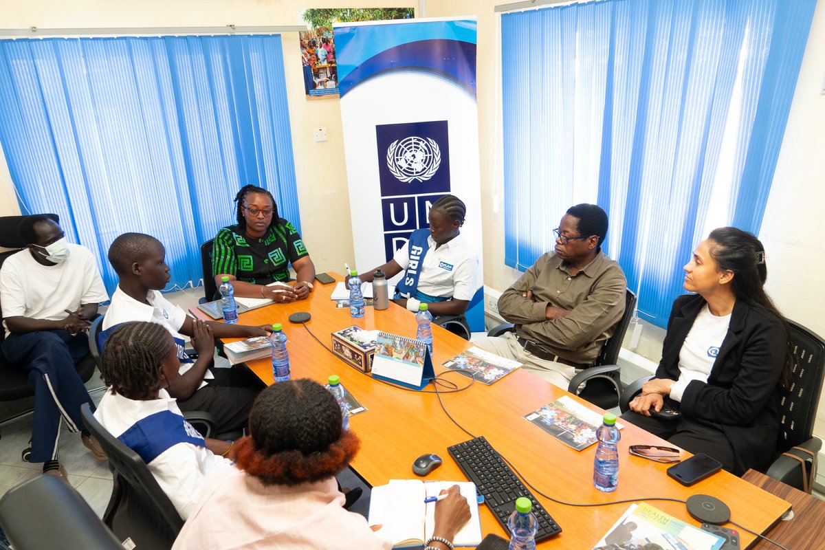 undpsouthsudan's tweet photo. This #InternationalDayOfTheGirl, #UNDP 🇸🇸is proud to have supported the #LeadershipTakeover initiative with Plan International South Sudan, providing a platform for  young girl leaders from Renk, Rumbek and Juba to engage, learn, and inspire action towards gender equality and discuss solutions on the effects of climate shocks.
#ChangeHerForecast #GirlsTakeOver