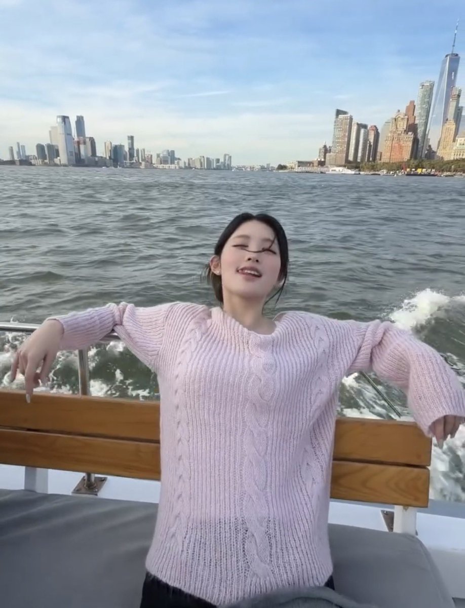 nowyuna_'s tweet photo. 어릴 때가 더 의젓해 보임 https://t.co/R70XbEKjeO