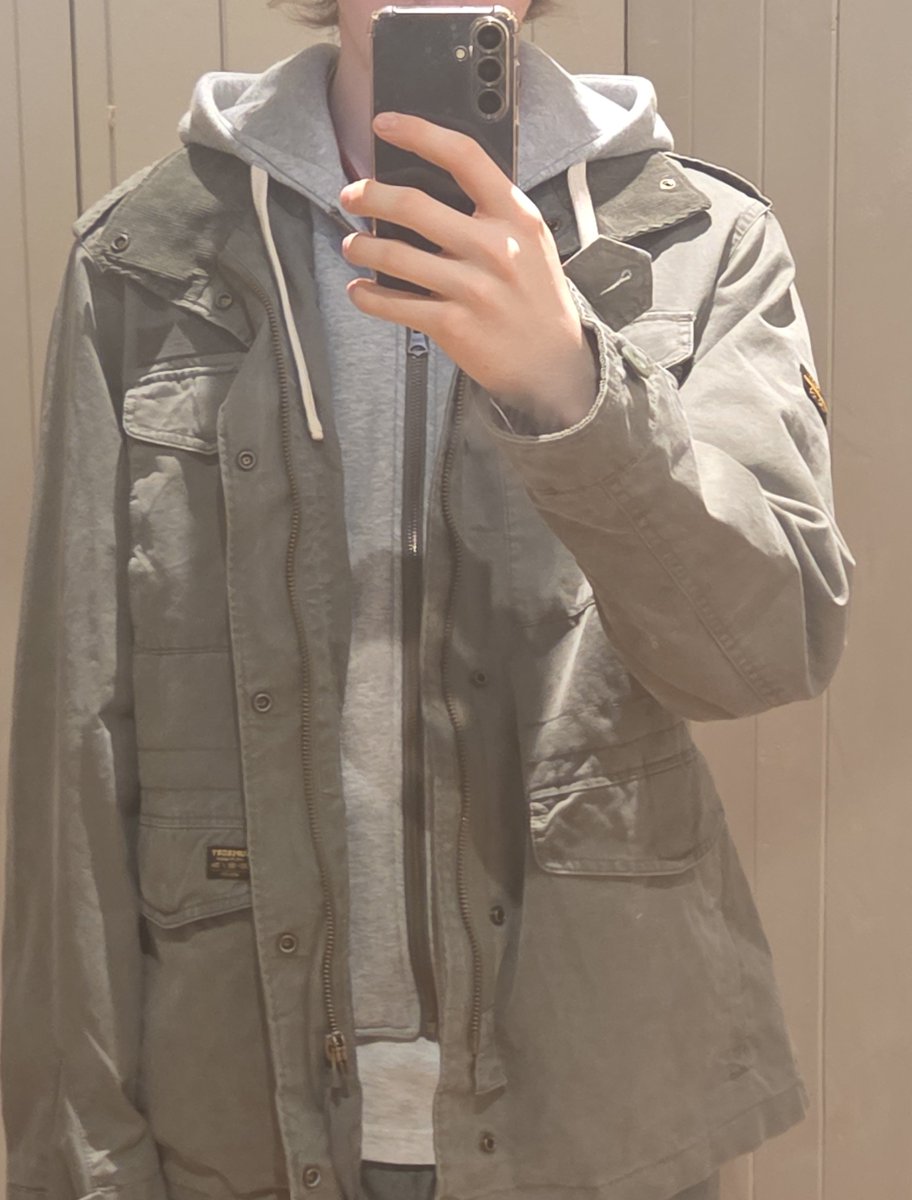 wealllstand's tweet photo. new jacket #yay https://t.co/YCyMKmWog6